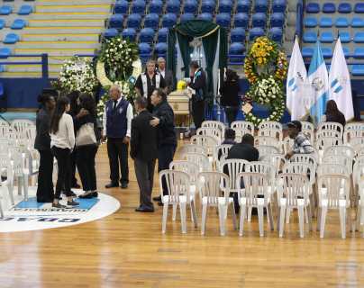 Pocas personas acuden al funeral de Teodoro Palacios Flores