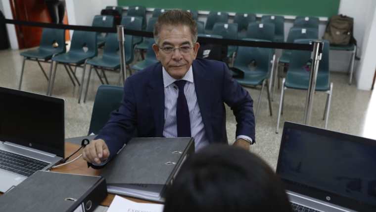 El juez Miguel Ángel Gálvez cuando presentó su expediente para integrar la nómina para ser magistrado de la CSJ. (Foto Prensa Libre: Esbin García)