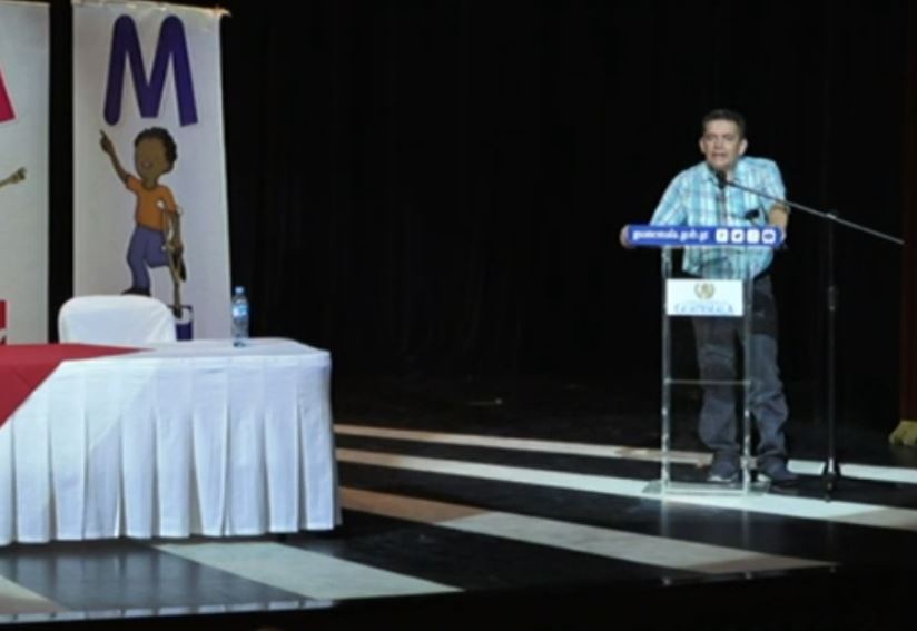 El sindicalista Joviel Acevedo durante su discurso. (Foto Prensa Libre: Gobierno de Guatemala)