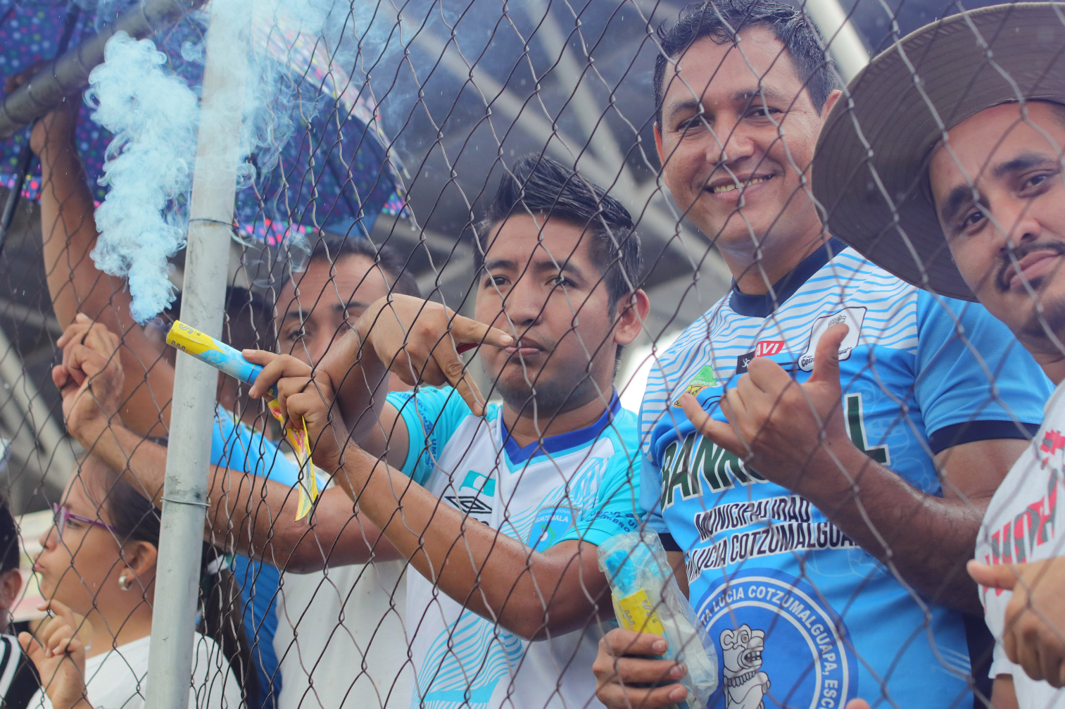 En el estadio Municipal de Santa Lucía Cotzumalguapa se vivió una auténtica fiesta el partido frente a Siquinalá. (Foto Prensa Libre: Carlos Paredes)