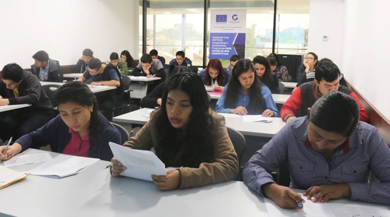 El sector de Contact Center & BPO plantearon escalar el programa Finishing School a nivel nacional. (Foto Prensa Libre: Hemeroteca)