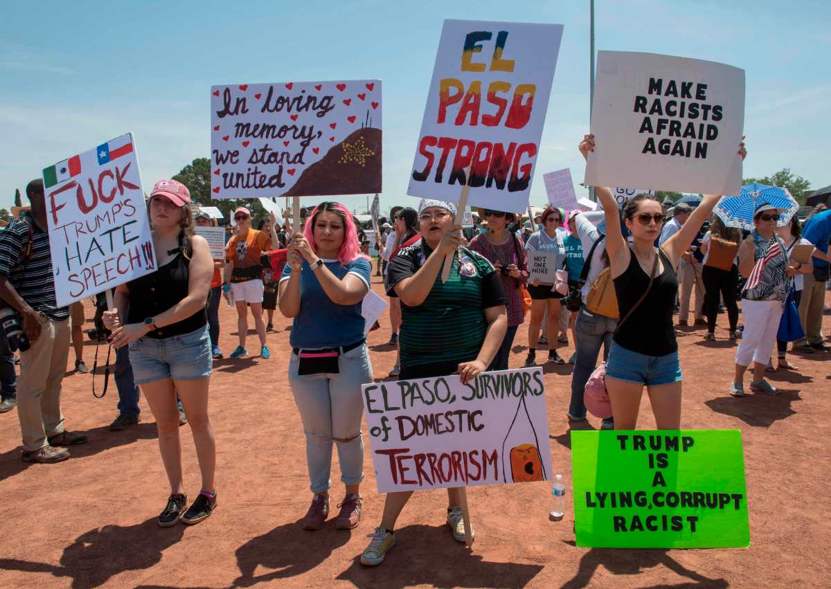 Latinos evitan viajar a El Paso ante el temor de nuevos ataques