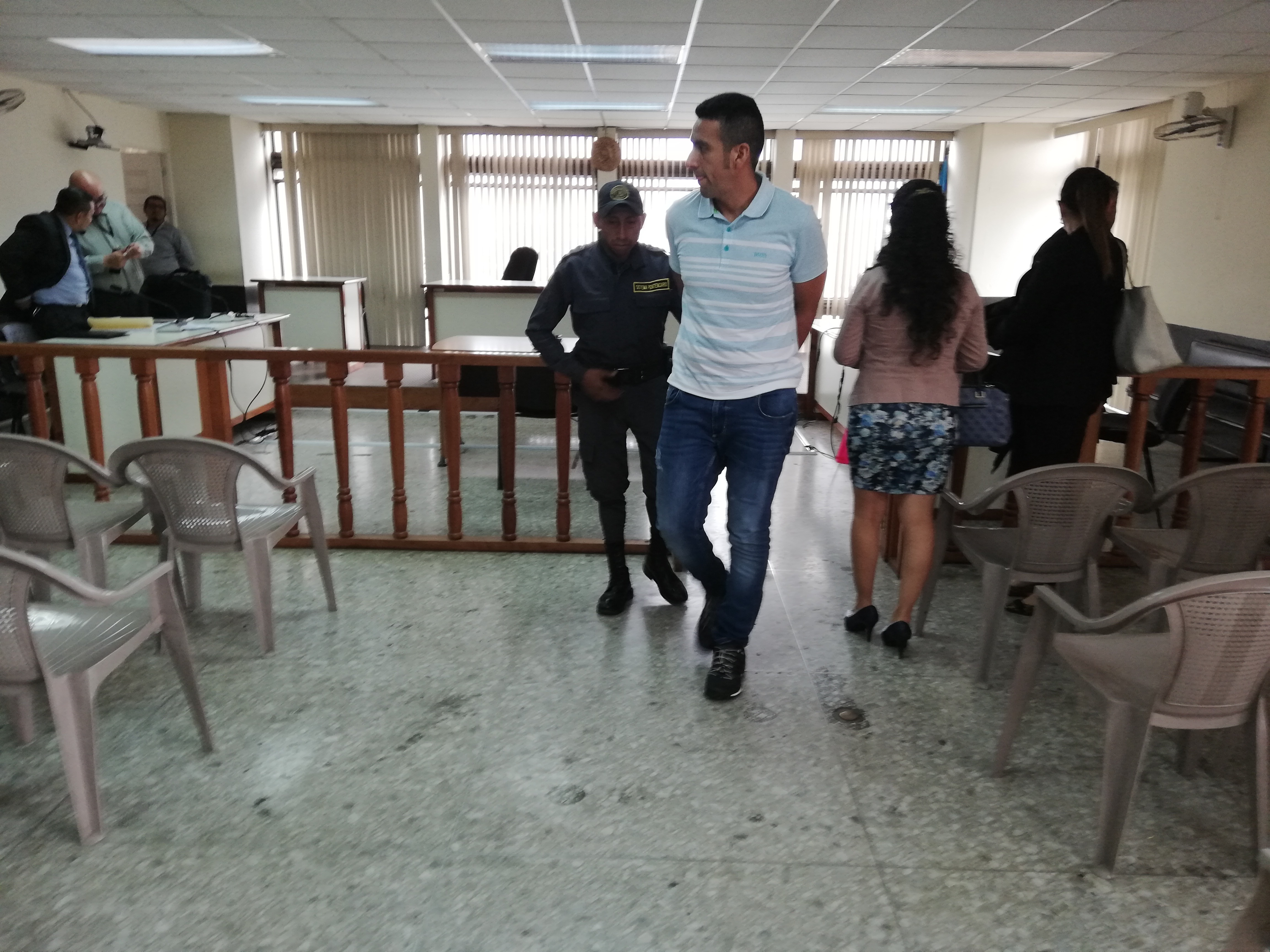 Ronald Bernardino Ruiz Méndez, alias tíio Ruiz o Flaco, fue detenido el 15 de agosto pasado en Amatitlán. Hoy dijo que es comerciante. (Foto Prensa Libre: Kenneth Monzón)