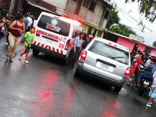 El ataque armado ocurrió en el interior de una vivienda en la zona 5 de Villa Nueva. (Foto Prensa Libre: CBV)