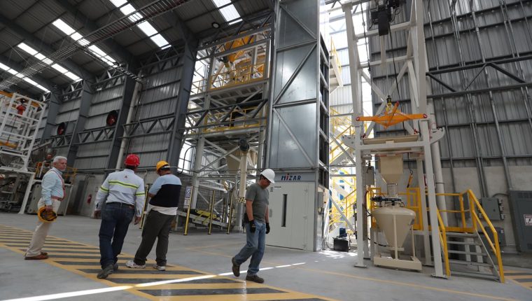 Cámara de Comercio Canadiense pide la creación de una política pública para inversiones extranjeras. (Foto Prensa Libre: Carlos Hernández)