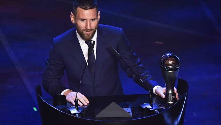 Lionel Messi gana el premio The Best de la Fifa al mejor futbolista del 2019. (Foto Prensa Libre: AFP) 