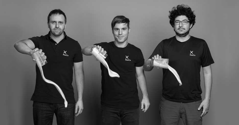 NotCo, fundada por Karim Pichara, Matías Muchnick y Pablo Zamora, consiguió financiamiento por US$30 millones. (Foto Prensa Libre: NotCo)