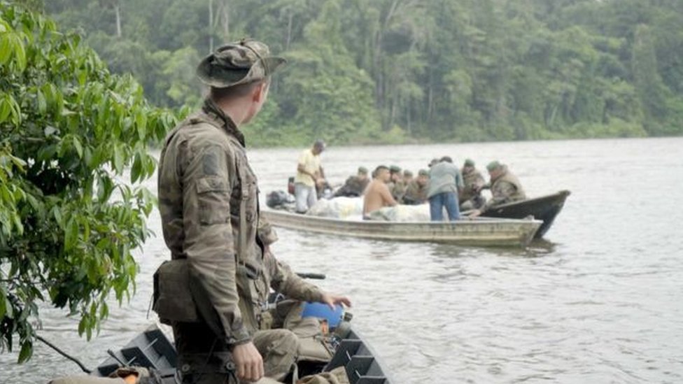 La Legión Extranjera Francesa, junto a otros organismos de defensa, combate la minería ilegal. Foto: BBC