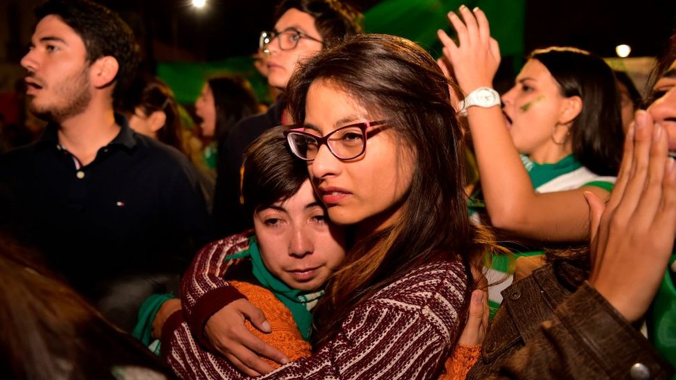 En Ecuador, el aborto es legal solo en dos circunstancias: si la vida de la mujer está en riesgo o si una mujer con discapacidad mental fue violada. Foto:Getty Images