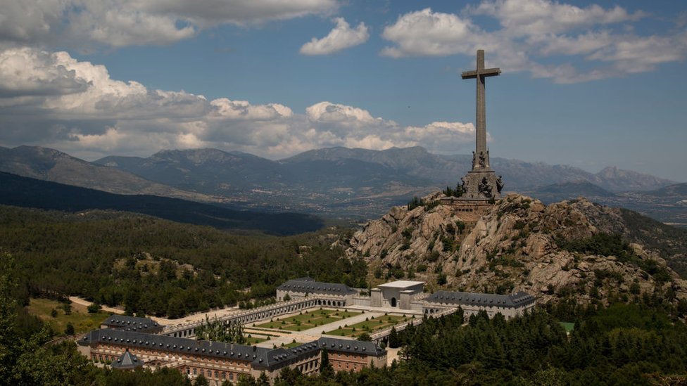 El Valle de los Caídos es uno de los monumentos más polémicos de España.