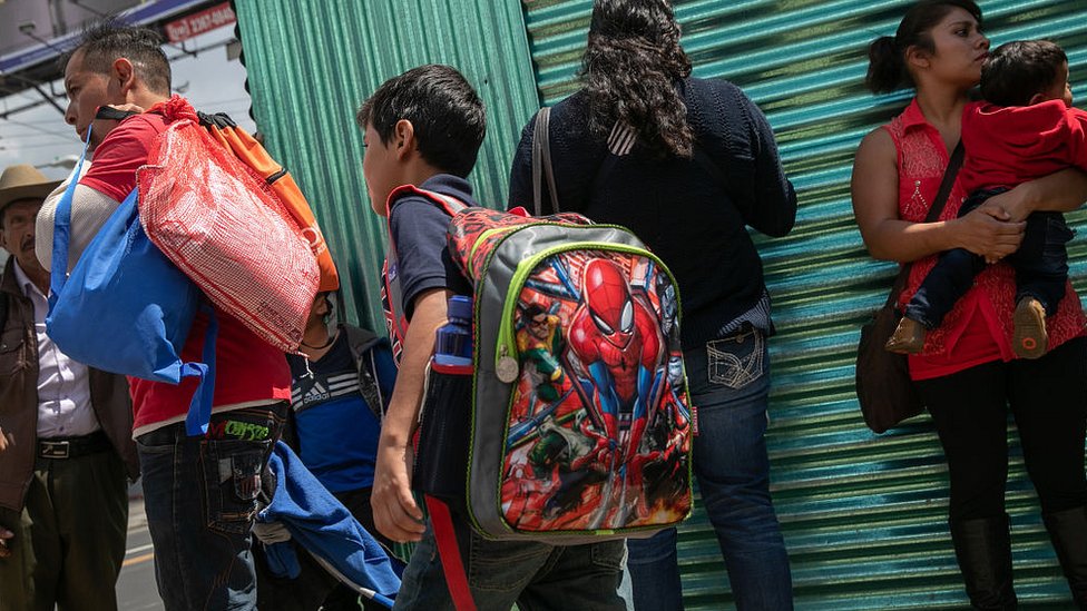 Muchos de los solictantes de asilo que llegan a la frontera sur de EE.UU. se enfrentan a la posibilidad de ser enviados de vuelta a países centroamericanos. Foto:Getty Images