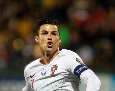 Cristiano Ronaldo y sus 702 goles, al acecho del iraní Ali Daei