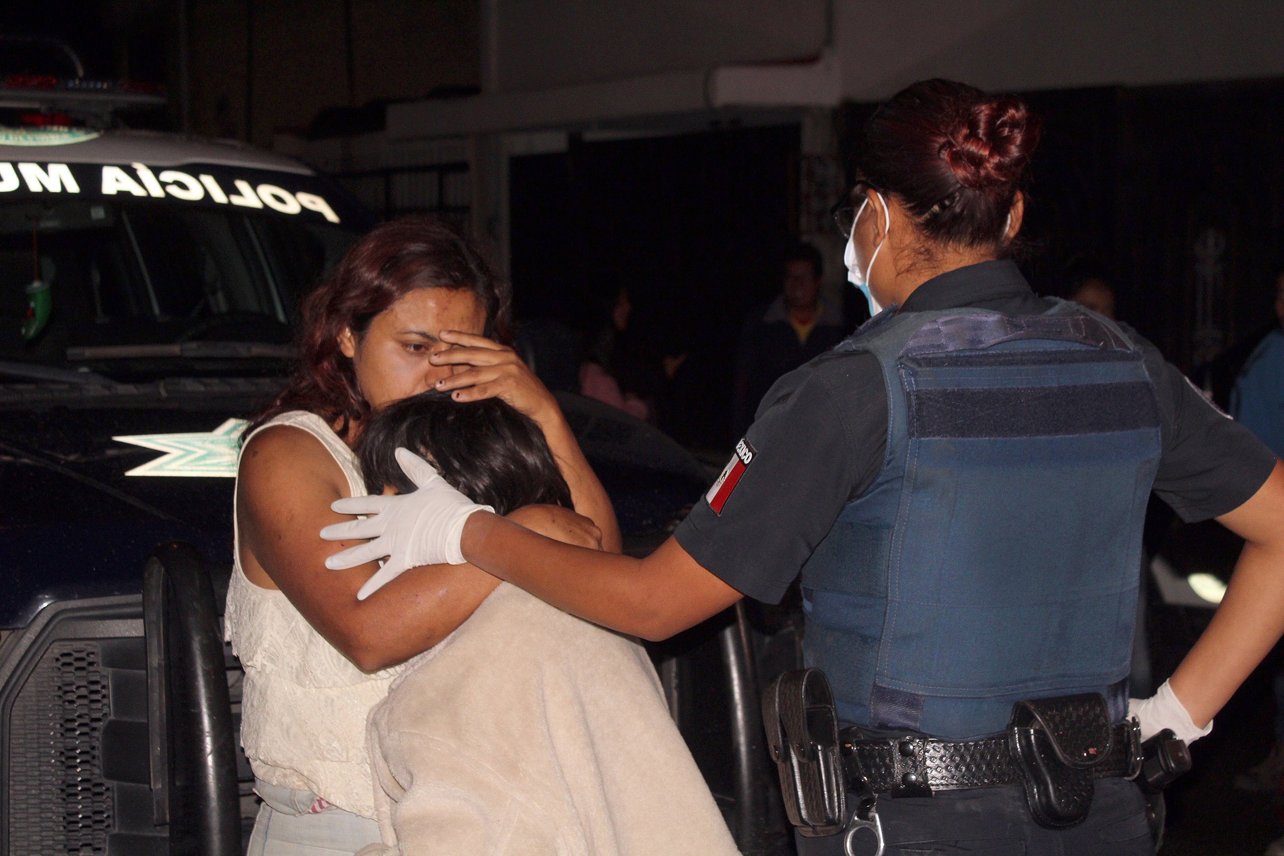 Autoridades mexicanas detuvieron a una mujer, a la que vecinos llamaban la "Mata Perros". (Foto Prensa Libre: EFE)