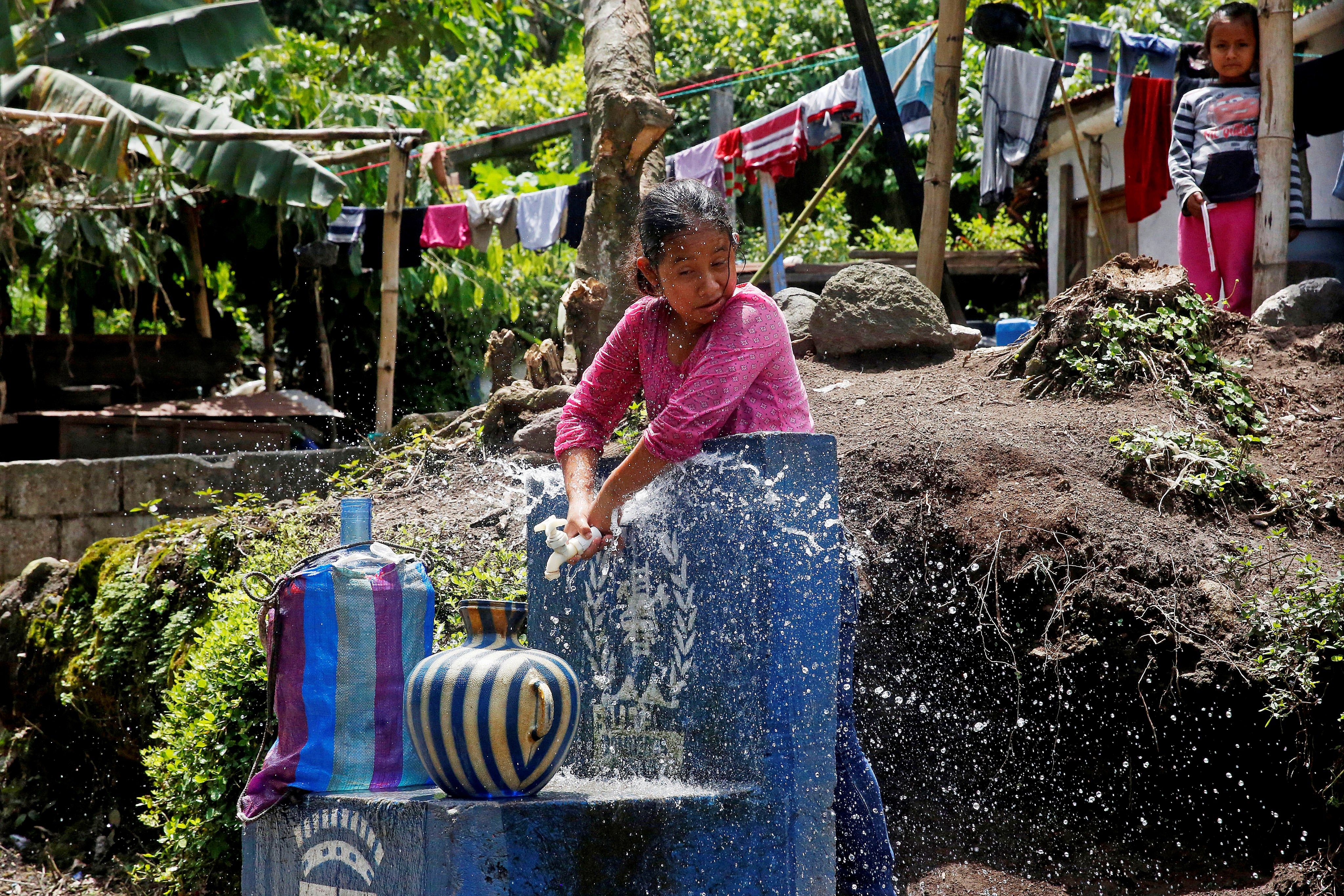 
Miles de familias viven en condición de pobreza en Guatemala, como el caso de Isaías y su esposa Silvia, residentes de Morelia, San Pedro Yepocapa, Chimaltenango. (Foto Prensa Libre: EFE)

