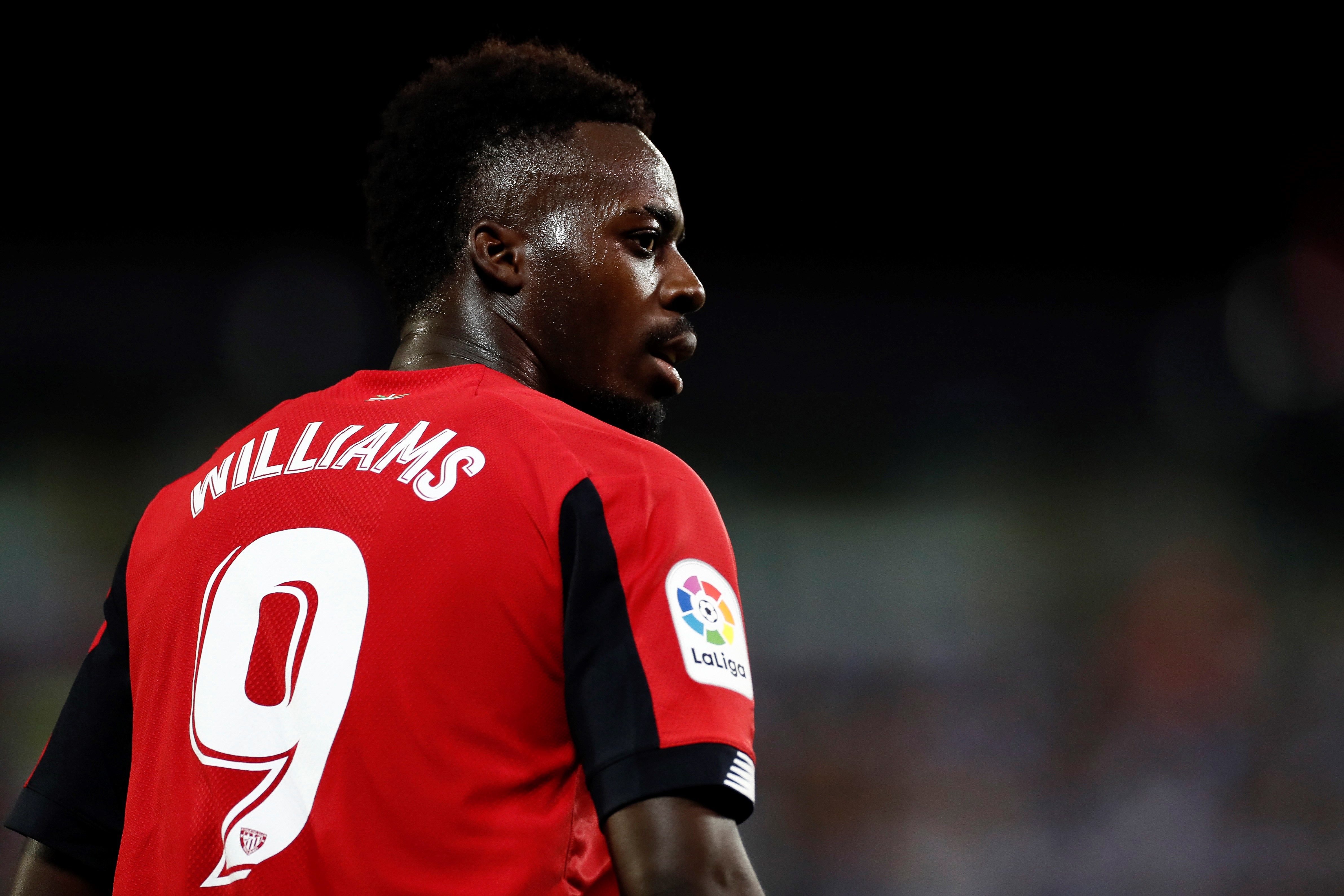 El delantero del Athletic de Bilbao Iñaki Williams fue víctima de racismo en el RCDE Stadium. (Foto Prensa Libre: EFE)