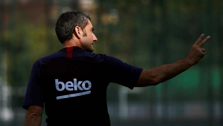 El entrenador del FC Barcelona, Ernesto Valverde, dice que no sabe cuándo volverá Lionel Messi. (Foto Prensa Libre: EFE)