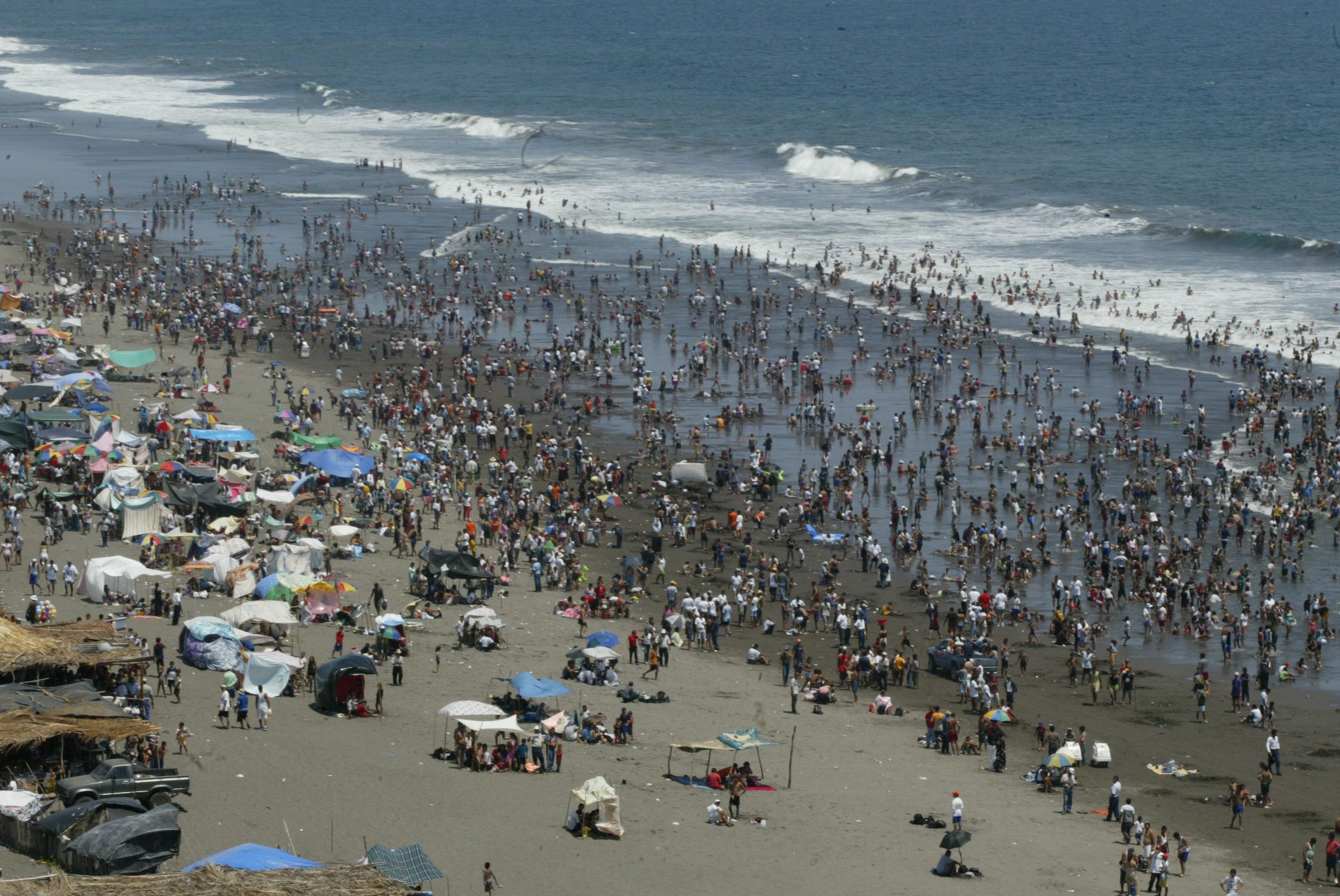 Las playas del Pacífico son de los destinos favoritos del turismo interno. Sin embargo, el descanso del 15 de septiembre no se alargará.