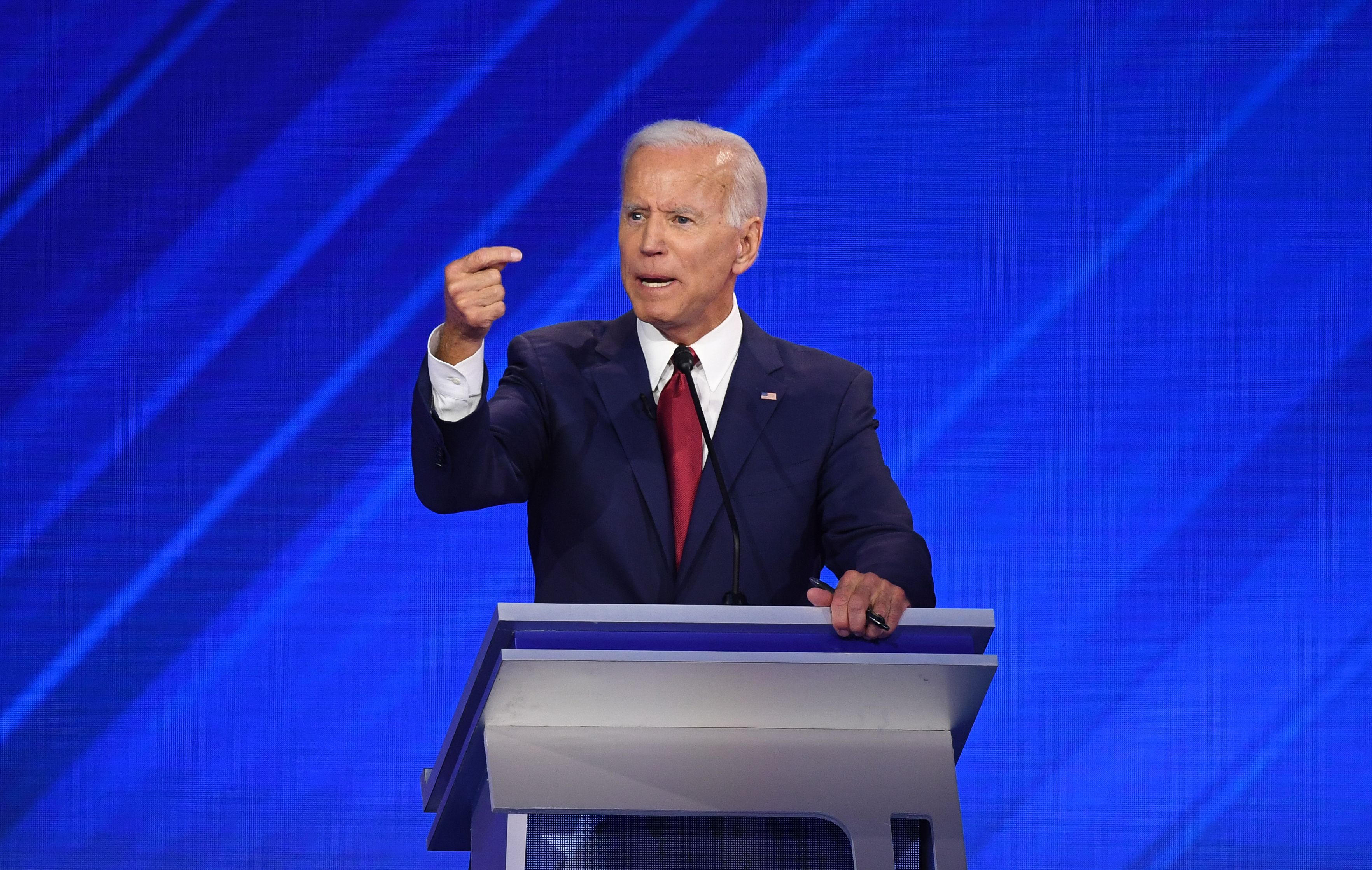 El candidato presidencial demócrata, el exvicepresidente Joe Biden, habla durante el tercer debate primario demócrata este 12 de septiembre de 2019. (Foto Prensa Libre: AFP).
