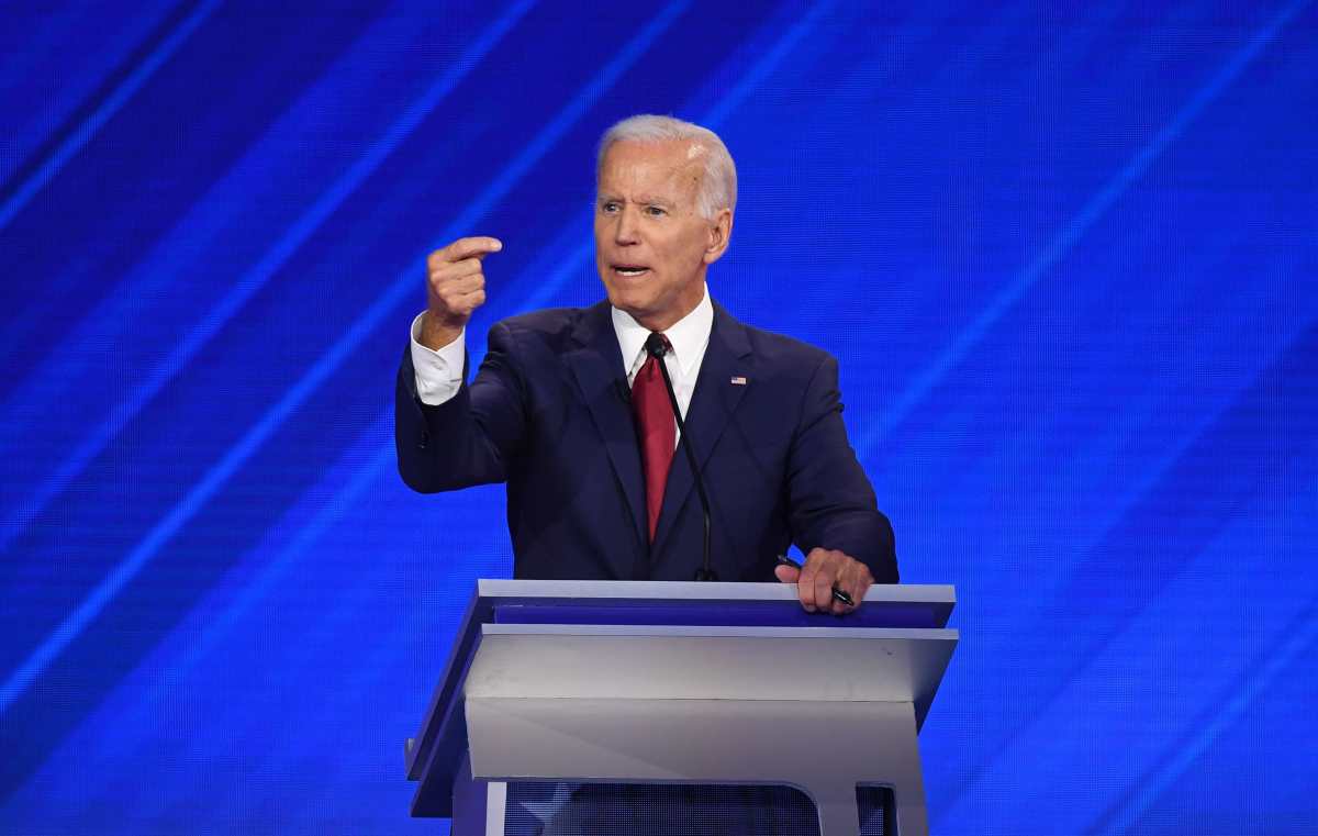Biden se queda sin respuesta durante debate al defender las deportaciones de Obama