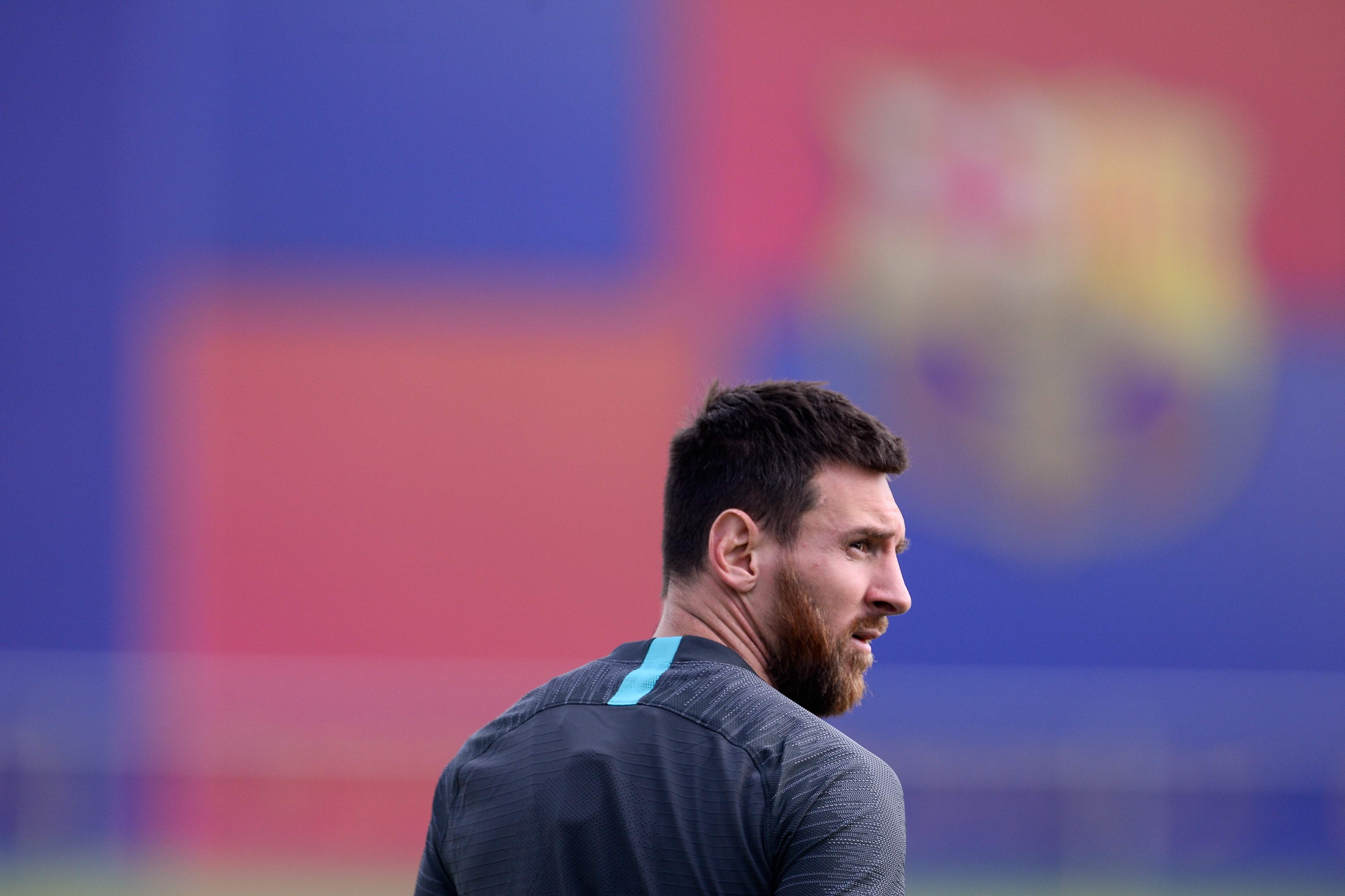 Lionel Messi formó parte de la práctica del Barcelona con miras a la Champions. (Foto Prensa Libre: AFP)