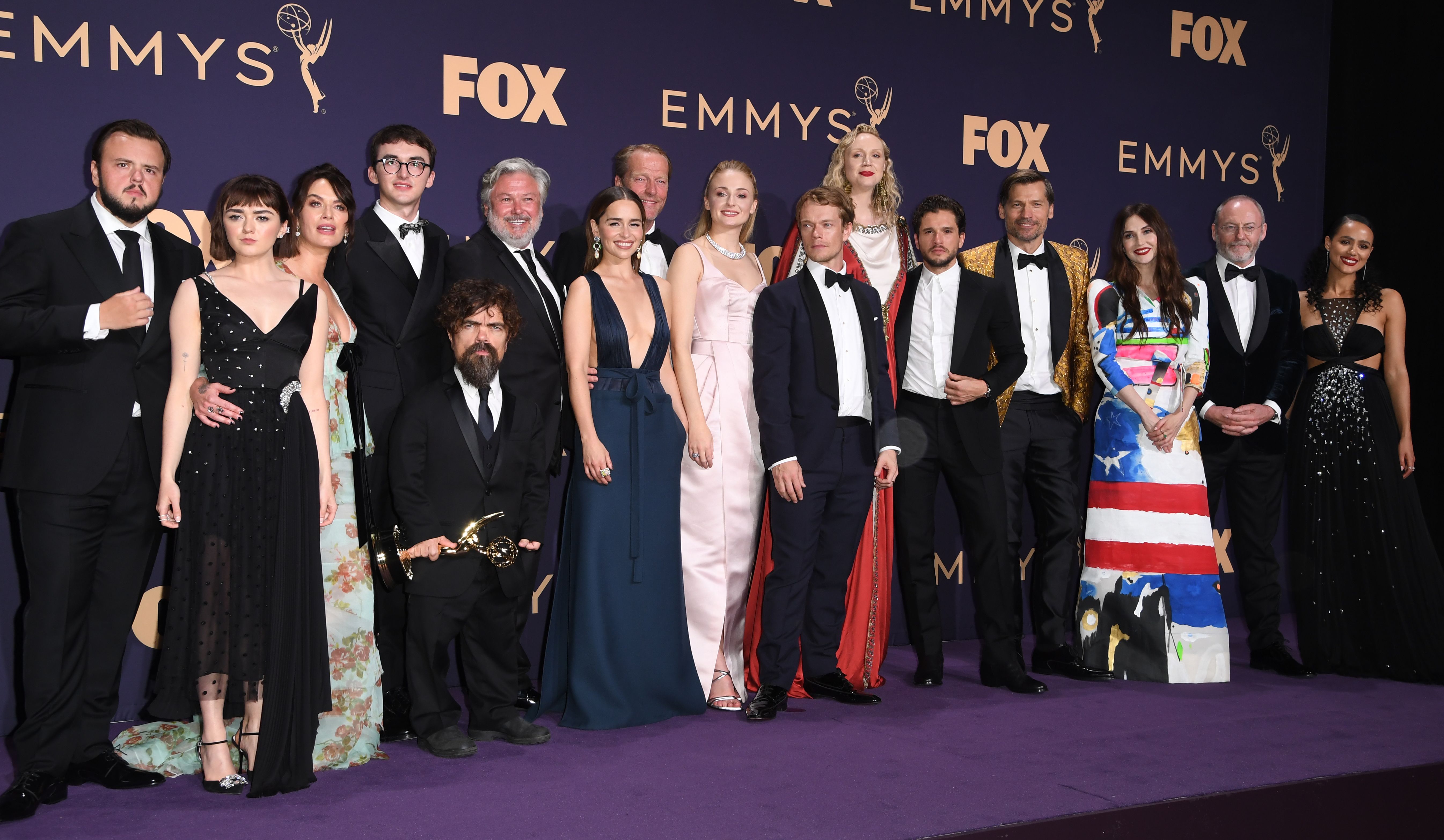 El elenco de "Game of Thrones" durante la 71a edición de los premios Emmy en el Microsoft Theatre de Los Ángeles el 22 de septiembre de 2019. (Foto Prensa Libre: AFP)