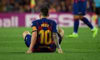Lionel Messi no pudo terminar el juego en el Camp Nou. (Foto Prensa Libre: AFP)