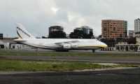 El Antonov An-124 aterrizó en Guatemala este martes 17 de septiembre. (Foto Prensa Libre: Cortesía)