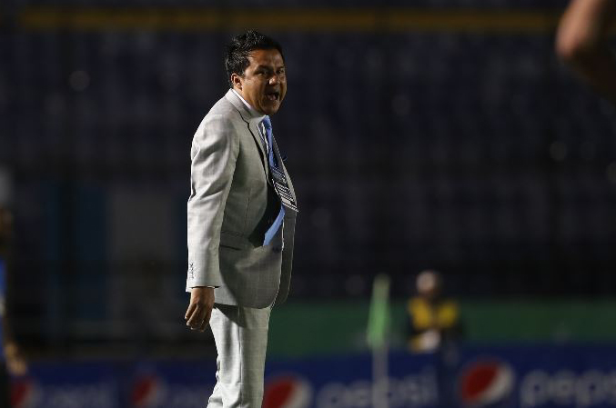 El estratega Amarini Villatoro espera sumar una nueva victoria en el juego del marte contra Puerto Rico. (Foto Prensa Libre: Francisco Sánchez).