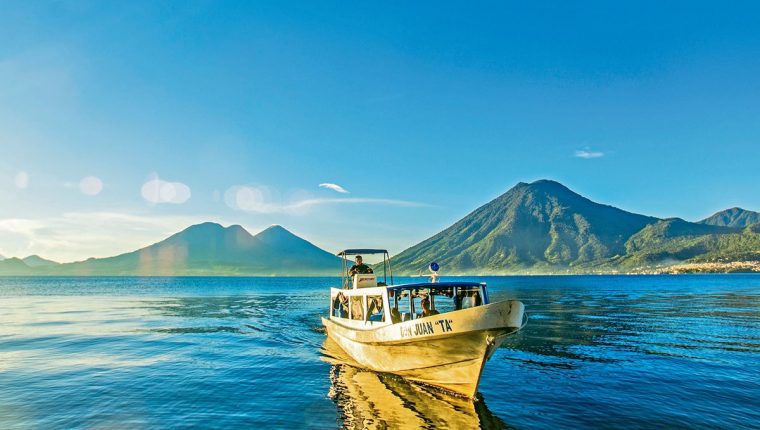 Autoridades y empresarios de turismo esperan que un posible estado de Sitio anunciado para dos municipios de Sololá no se vaya a implementar a  áreas de Atitlán. (Foto Prensa Libre: Hemeroteca PL)