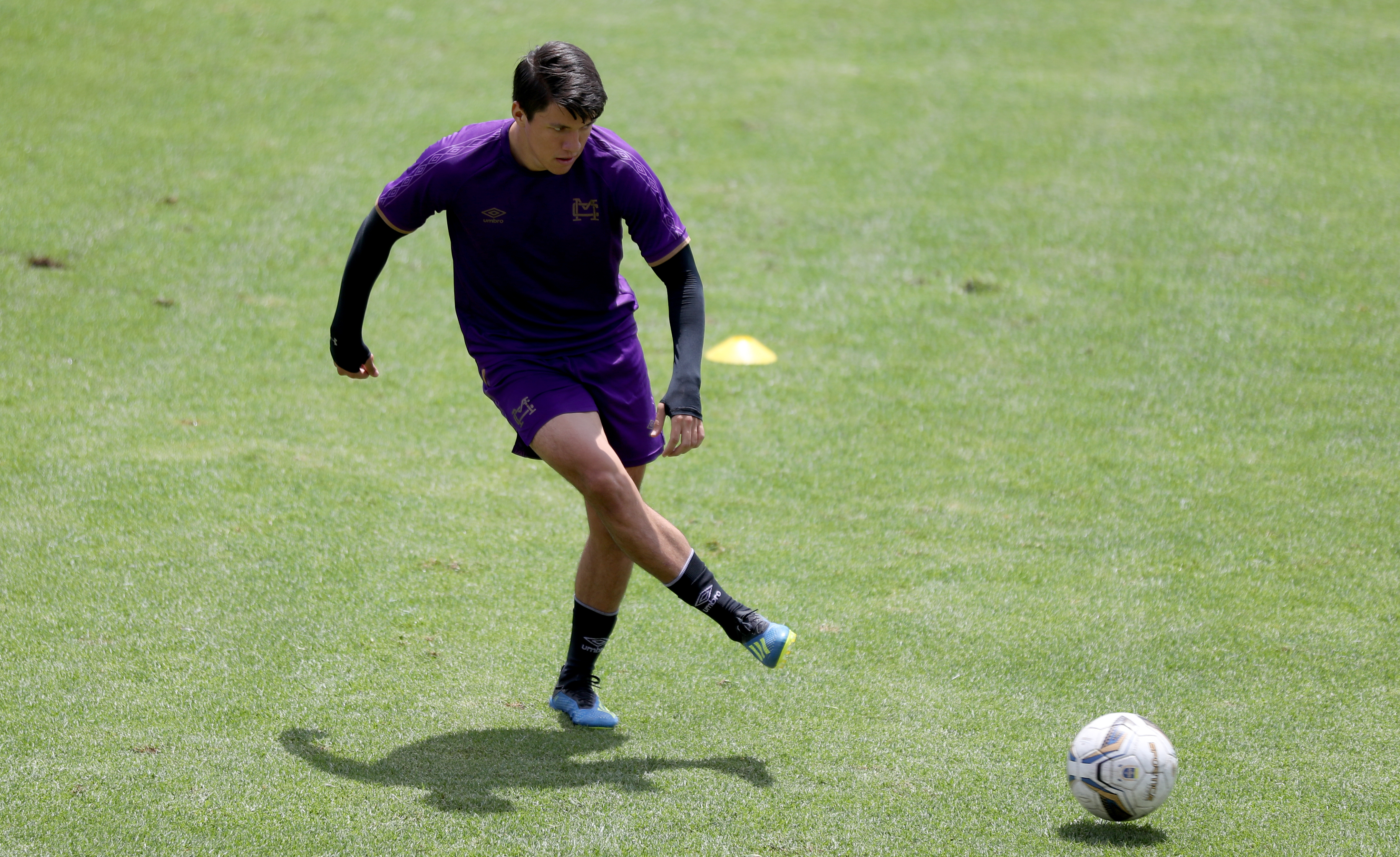 Chema Rosales, es un bastión en el medio campo de Municipal. (Foto Prensa Libre: Carlos Vicente)