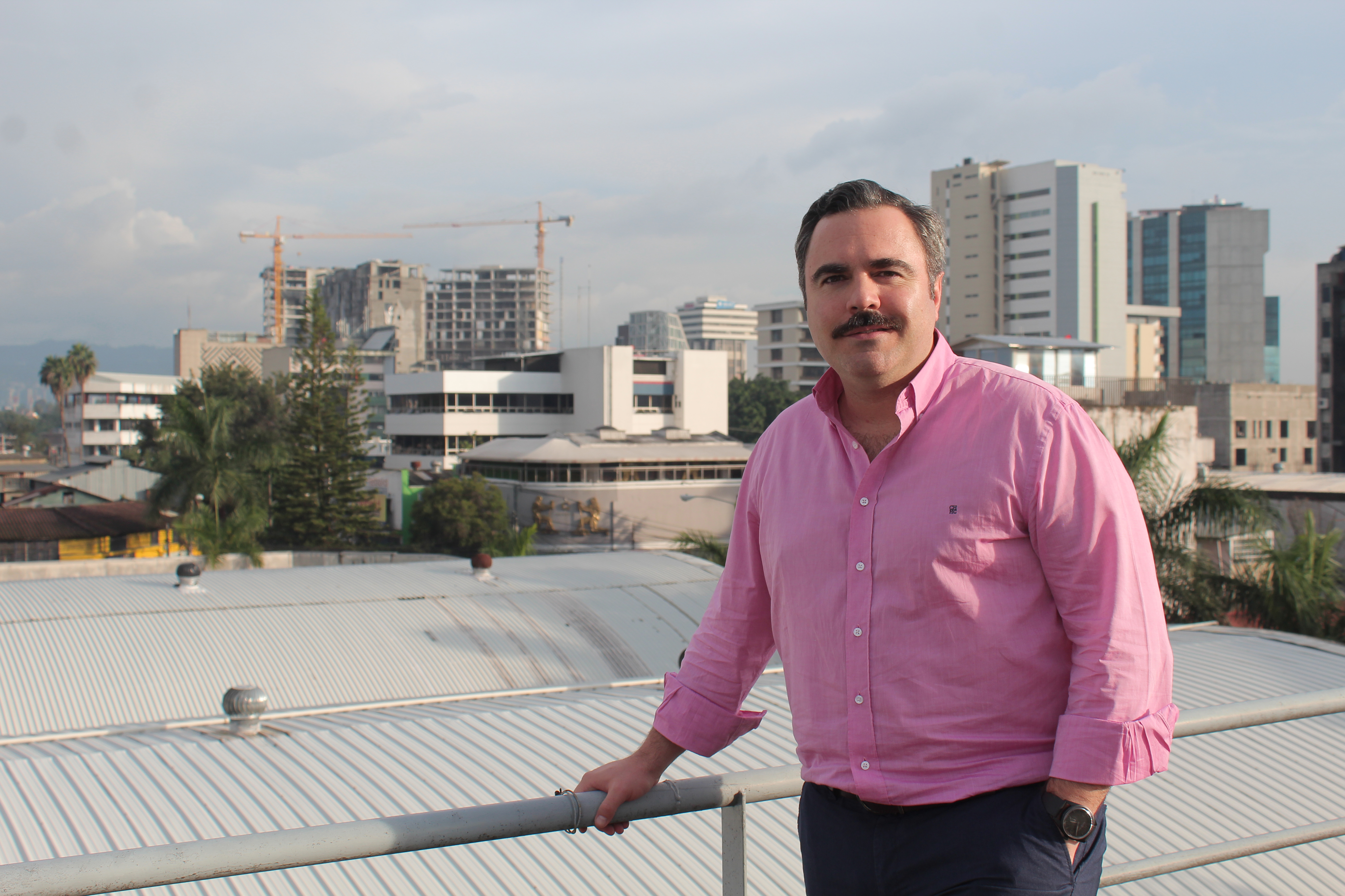 Giacomo Bilz tiene más de 15 años de experiencia en el desarrollo inmobiliario en Guatemala, es emprendedor e importa vinos de Alemania, Nueva Zelanda y Suiza. Además, le gusta jugar tenis y viajar. (Foto Prensa Libre: Miriam Figueroa)