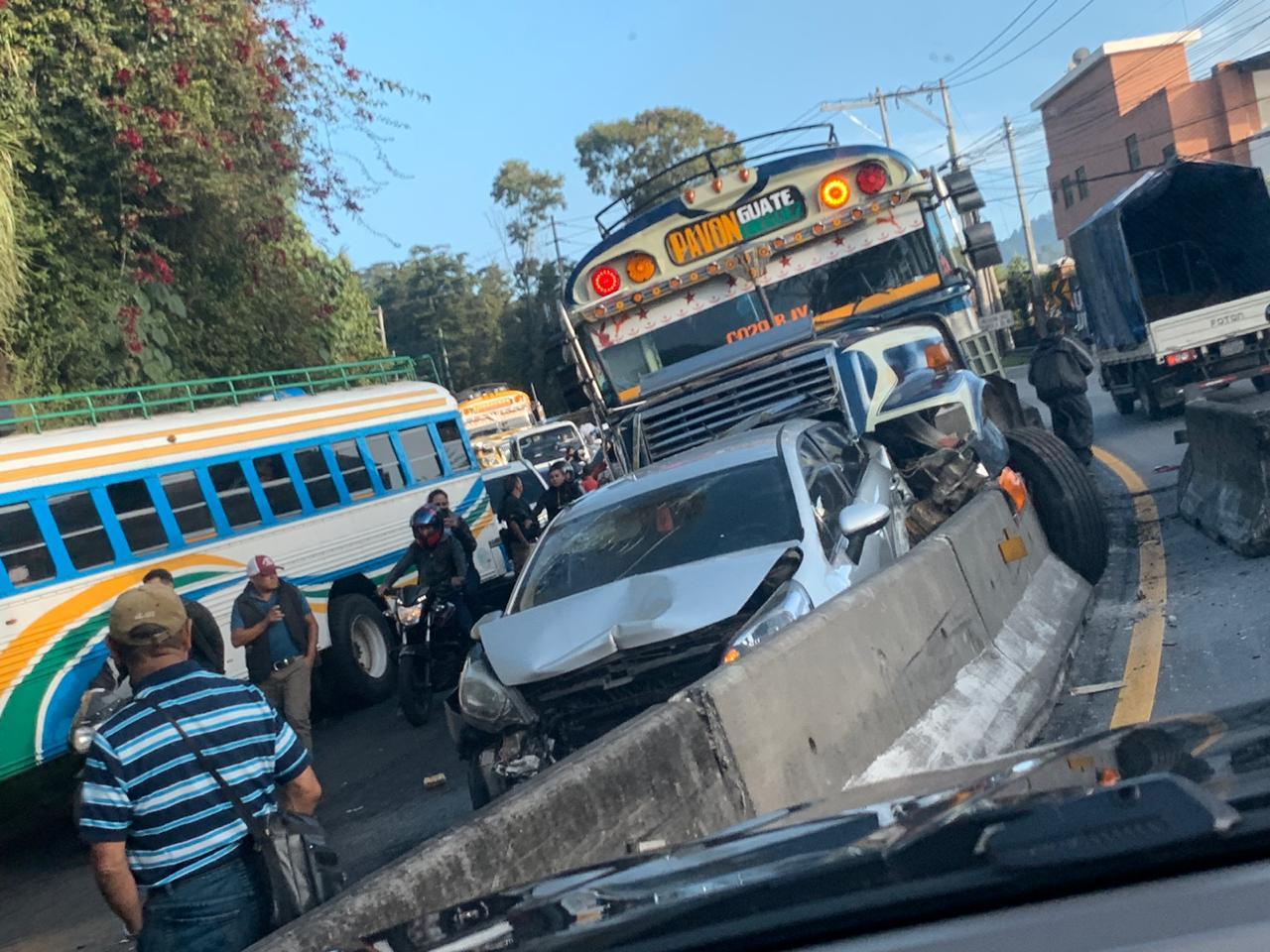 Colisión fue en el kilómetro 8.5 de la carretera a El Salvador. (Foto Prensa Libre: Tomada de Noticias Villa Hermosa)
