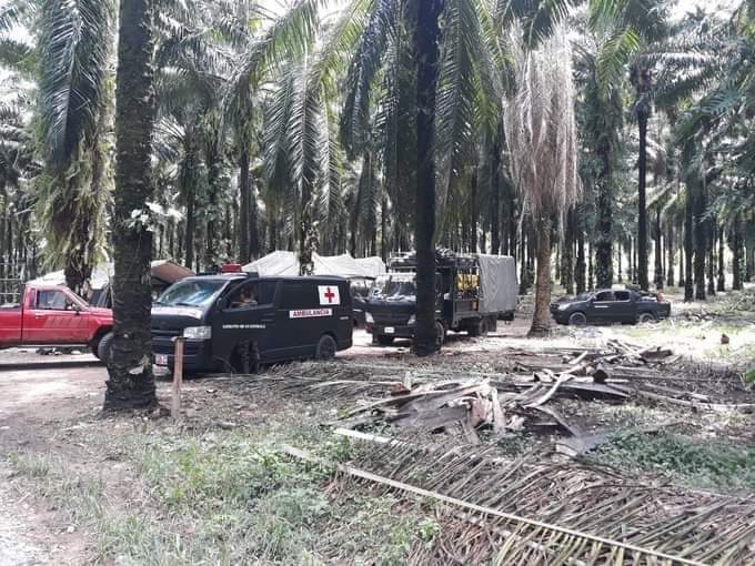 En el ingreso a Semuy 2, El Estor, Izabal, se observa presencia de vehículos militares. (Foto Prensa Libre: Dony Stewart)