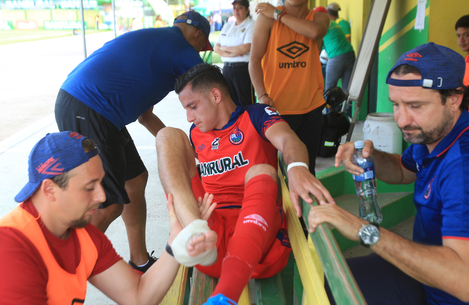 José Carlos Martínez sufrió una lesión en el duelo frente a Guastatoya. (Foto Prensa Libre: Norvin Mendoza)