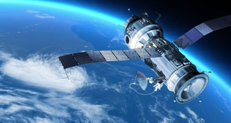 Internet desde el espacio consiste en miles de pequeños satélites que conectan a cualquier persona, en cualquier lugar del mundo. (Getty Images)