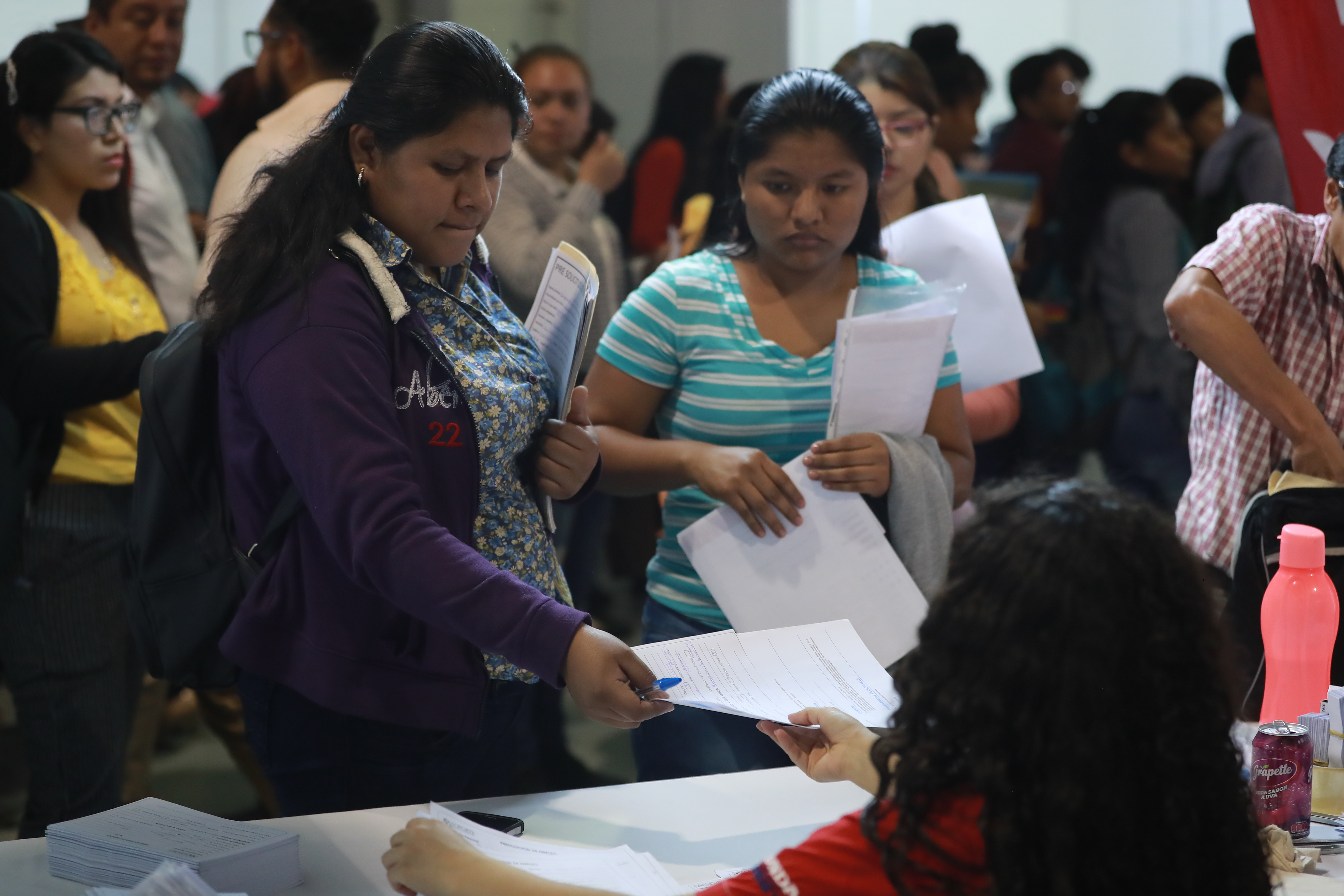 La población en edad de trabajar en Guatemala es de 11.7 millones y la población económicamente activa, 7.1 millones, mientras que el desempleo abierto del 2%, según la Enei del 2018. (Foto Prensa Libre: Hemeroteca) 