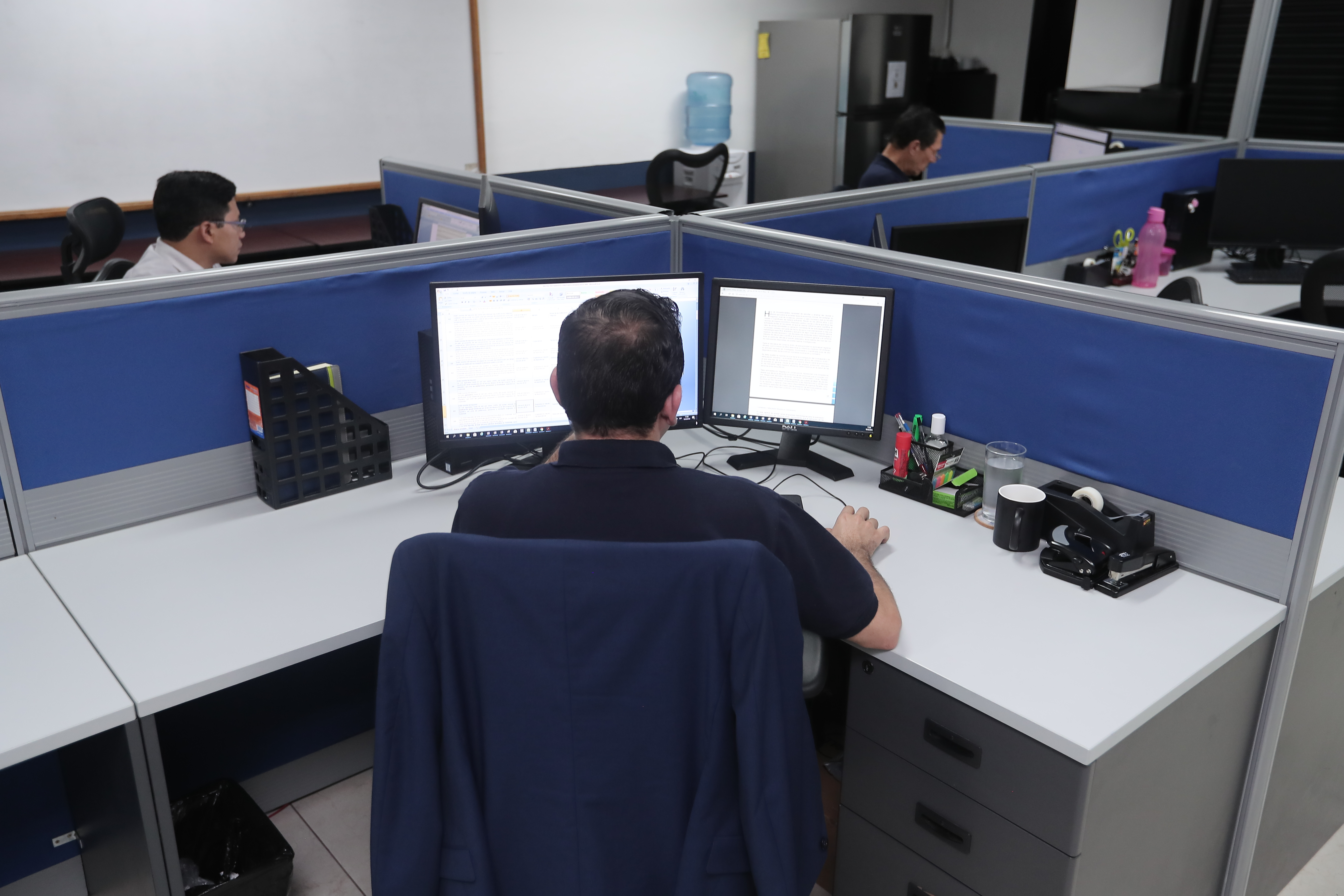 El Intendente Jurídico de la SAT, Manuel Mejicanos Jiménez, aseguró a empresarios de AmCham que se garantizará el resguardo de la información de los contribuyentes, luego que se publique la sentencia de la Corte de Constitucionalidad sobre el “articulo 30-C” del Código Tributario. (Foto Prensa Libre: Juan Diego González)