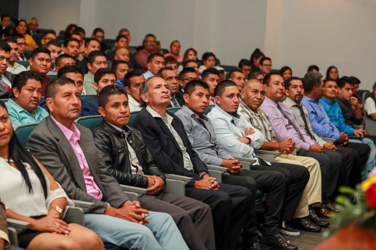 Fotogalería: “sí existe el sueño guatemalteco”, migrantes retornados son certificados para un futuro mejor