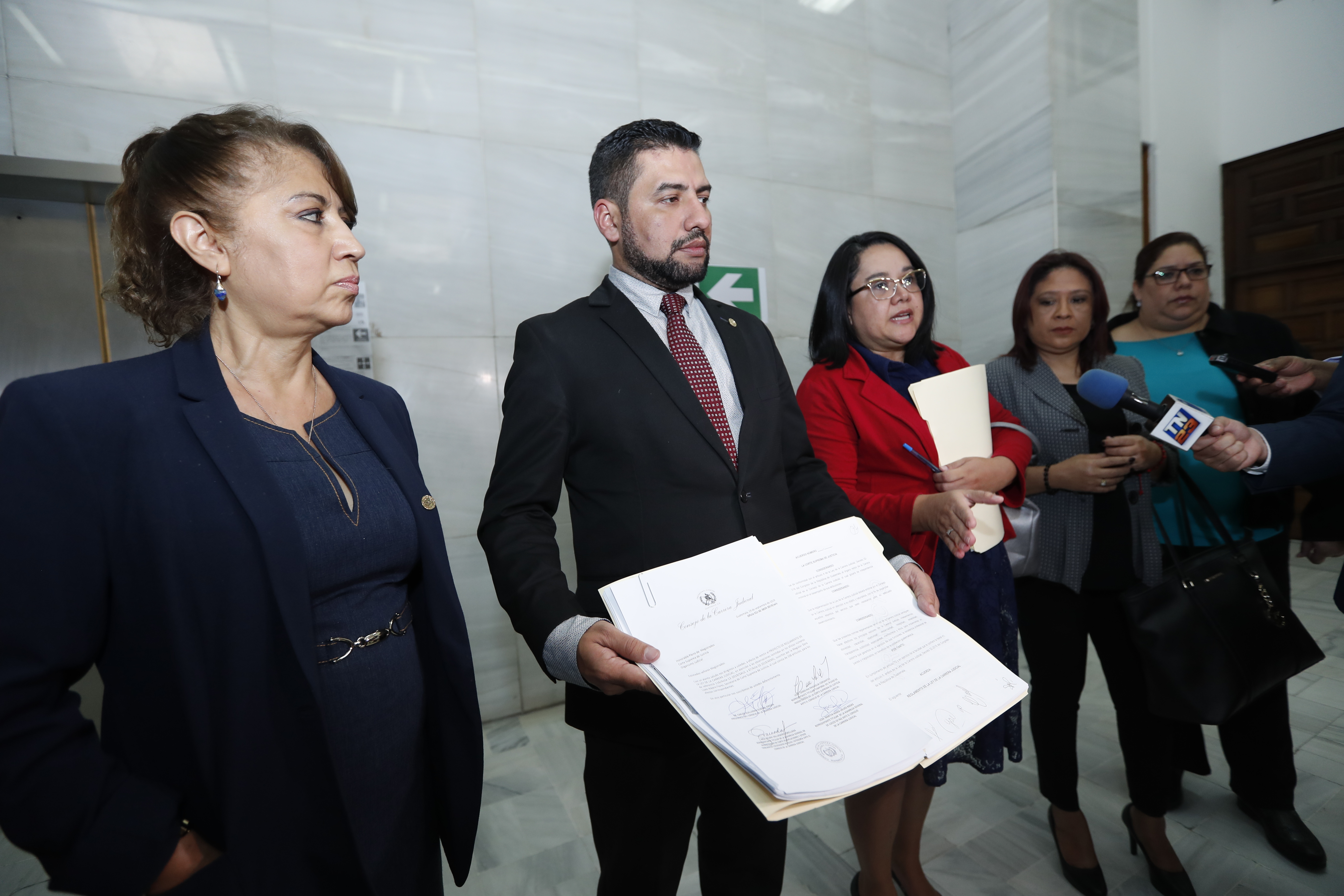 El Consejo de la Carrera Judicial entregó el proyecto de reglamento para la evaluación de jueces y magistrados a la Corte Suprema de Justicia, el 19 de septiembre de 2019. (Foto Prensa Libre: Hemeroteca).