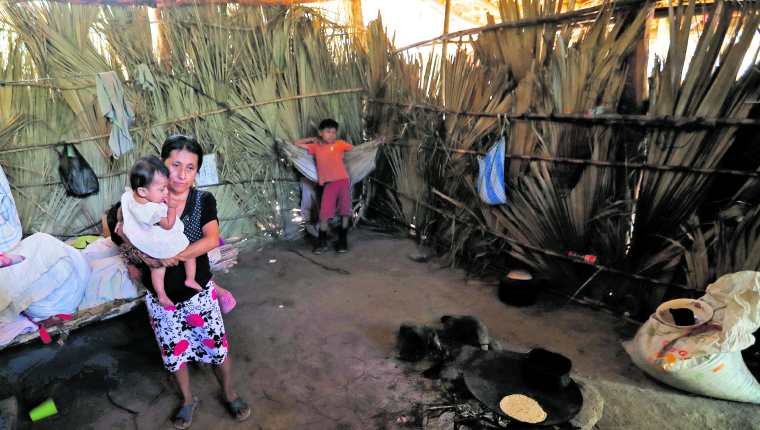 Familias del caserío Cementerio, Camotán, Chiquimula, sufren de desnutrición, ya que no cuentan con una alimentación adecuada. (Foto Prensa Libre: Érick Ávila)