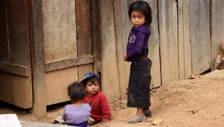 Niños de Huehuetenango son afectados por la desnutrición crónica y aguda. (Foto Prensa Libre: Mike Castillo)