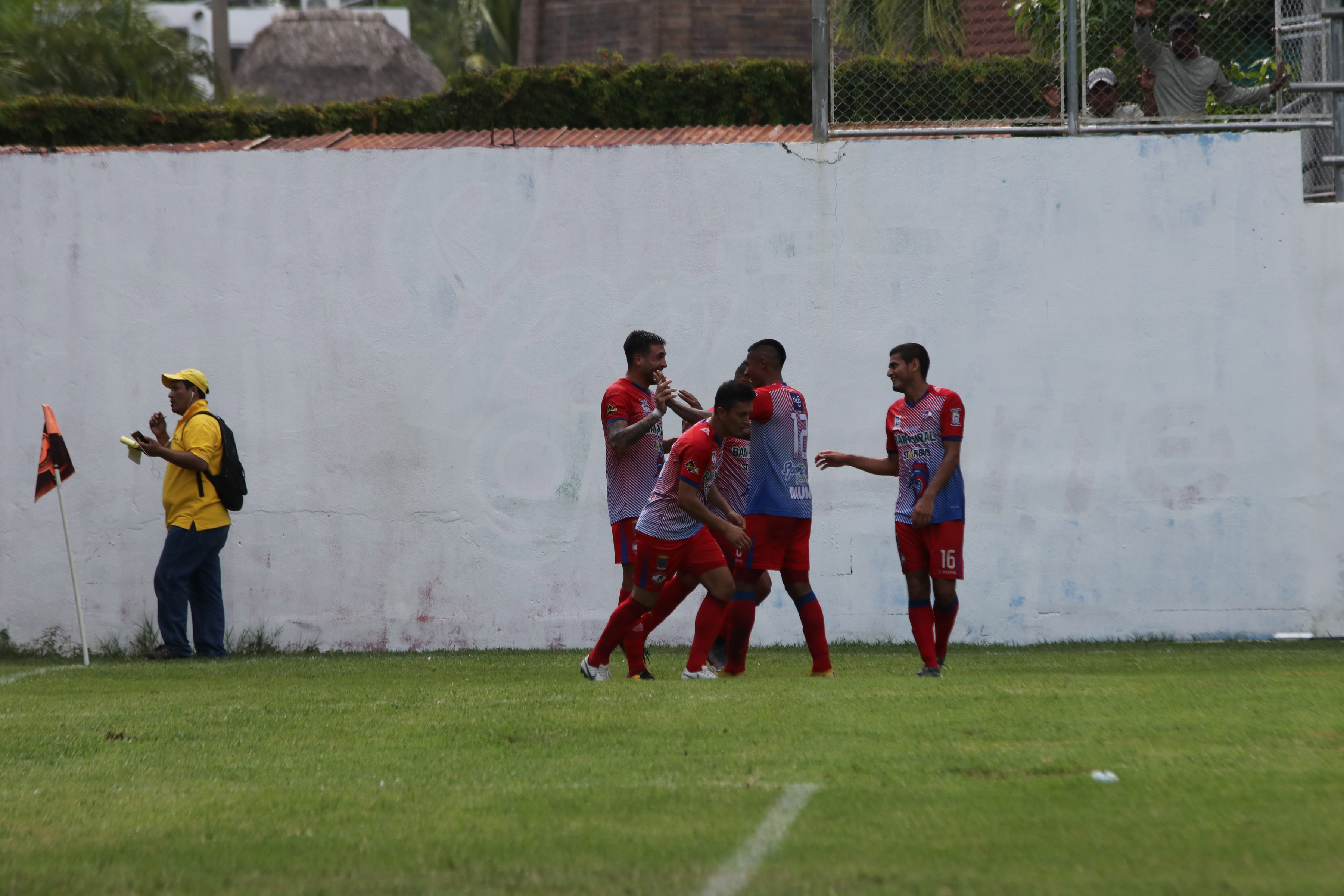 Ramiro Rocca anotó el gol de la victoria de Deportivo Iztapa contra Mixco. (Foto Prensa Libre: Carlos Paredes)