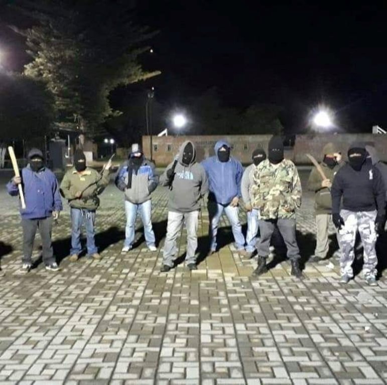 Surge en Parramos, Chimaltenango, supuesto grupo de vecinos contra la delincuencia. (Foto Prensa Libre: Cortesía) 
