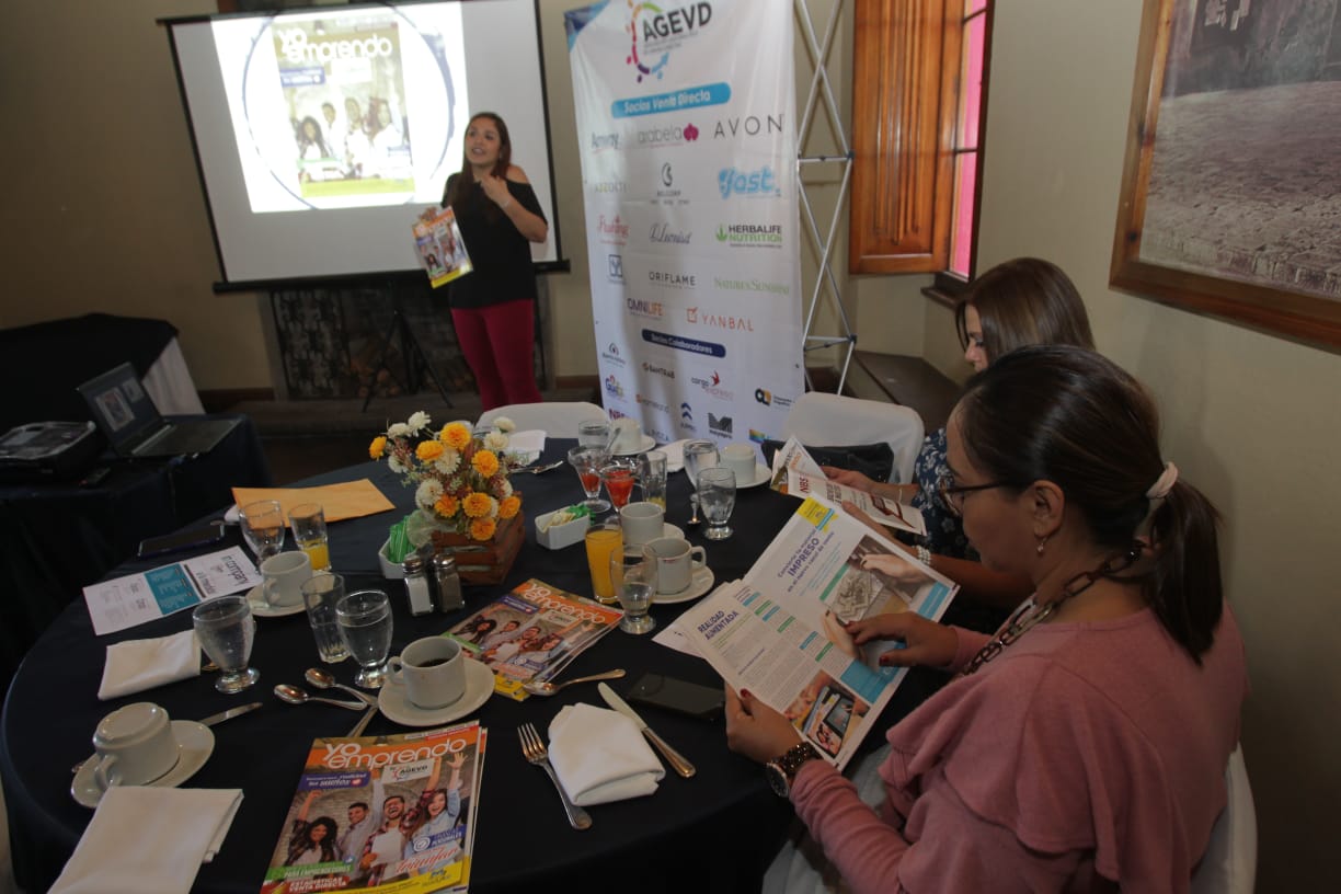 La tercera edición tiene un tiraje impreso de 5 mil ejemplares y un alcance de 40 mil personas en formato digital. (Foto Prensa Libre: Norvin Mendoza)