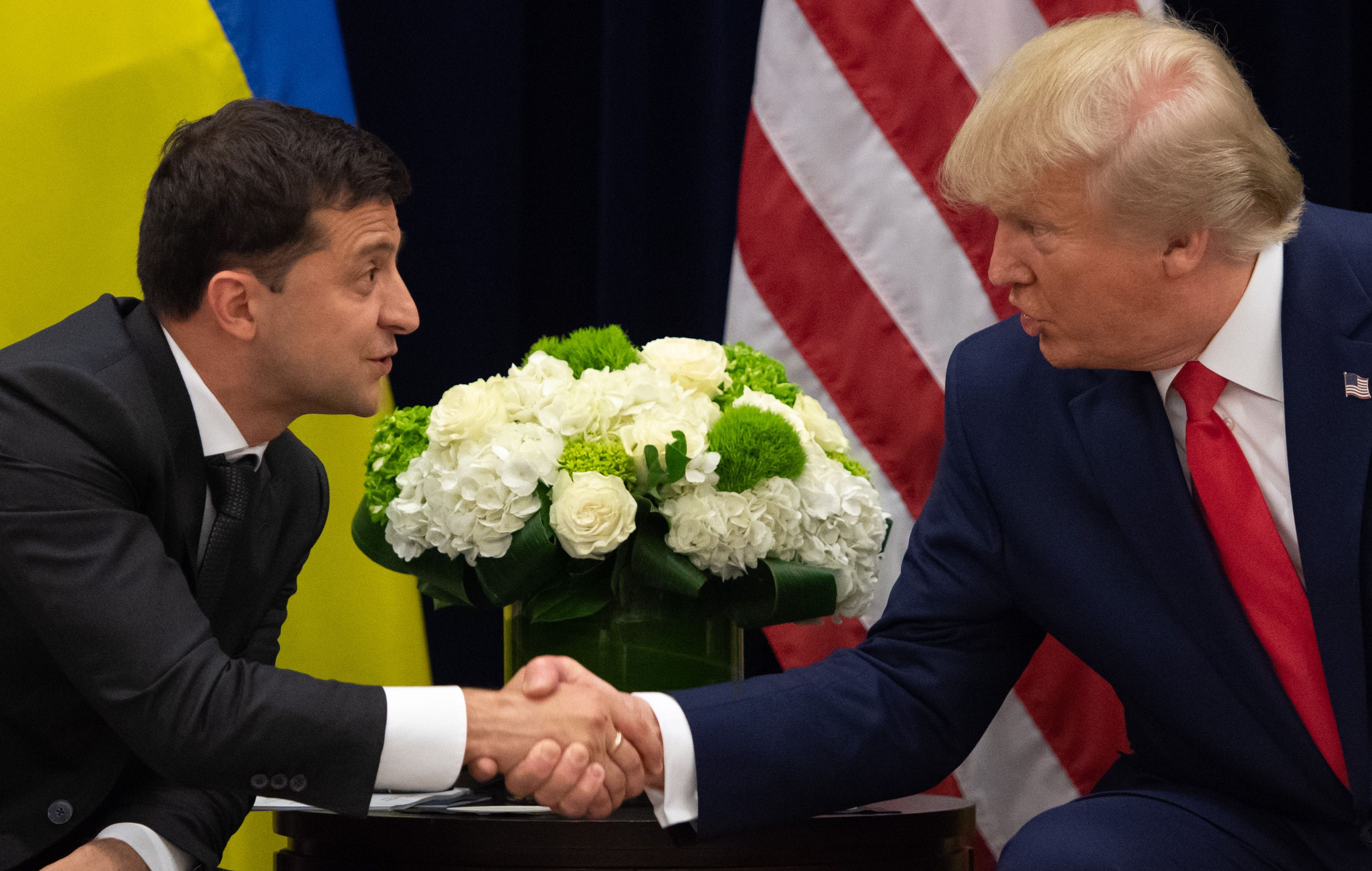 Volodymyr Zelensky y Donald Trump, presidentes de Ucrania y Estados Unidos, durante una reunión en el marco de la 74 asamblea de la ONU. (Foto Prensa Libre: AFP) 
