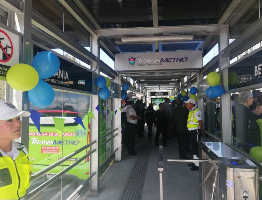 Una de las estaciones de la Línea 7 del Transmetro. (Foto Prensa Libre: José Patzán). 