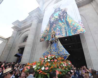 Fotogalería: Inician festejos por la patrona de Xela, devotos piden y agradecen a la Virgen del Rosario