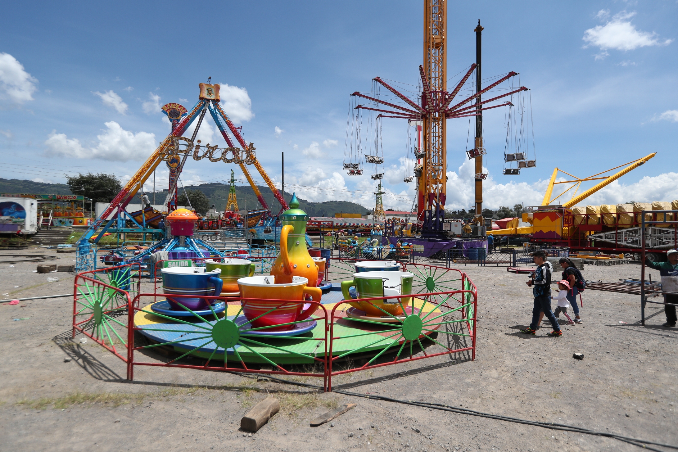 Más de 30 juegos se instalan en Cefemerq por la Feria Centroamericana de la Independencia. (Foto Prensa Libre: María Longo) 
