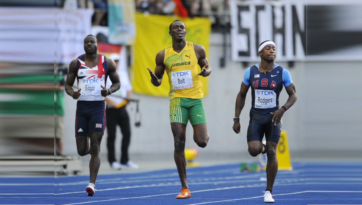 En el 2009, el jamaicano Usain Bolt estableció un récord mundial de 9.58 segundos al ganar la final de los 100 metros masculinos en el Campeonato Mundial de Atletismo. (Foto Prensa Libre: AFP)