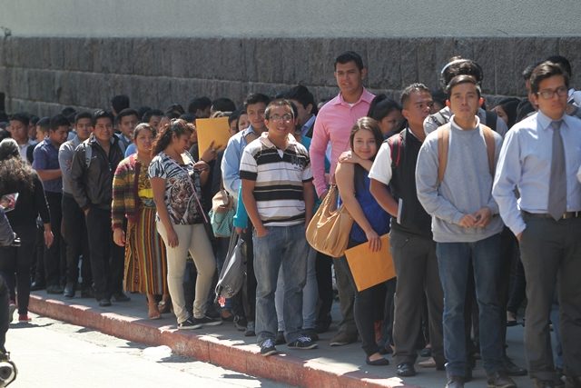 Guatemala tiene un alto porcentaje de población joven pero hacen falta más generación de empleo. (Foto, Prensa Libre: Hemeroteca PL).
